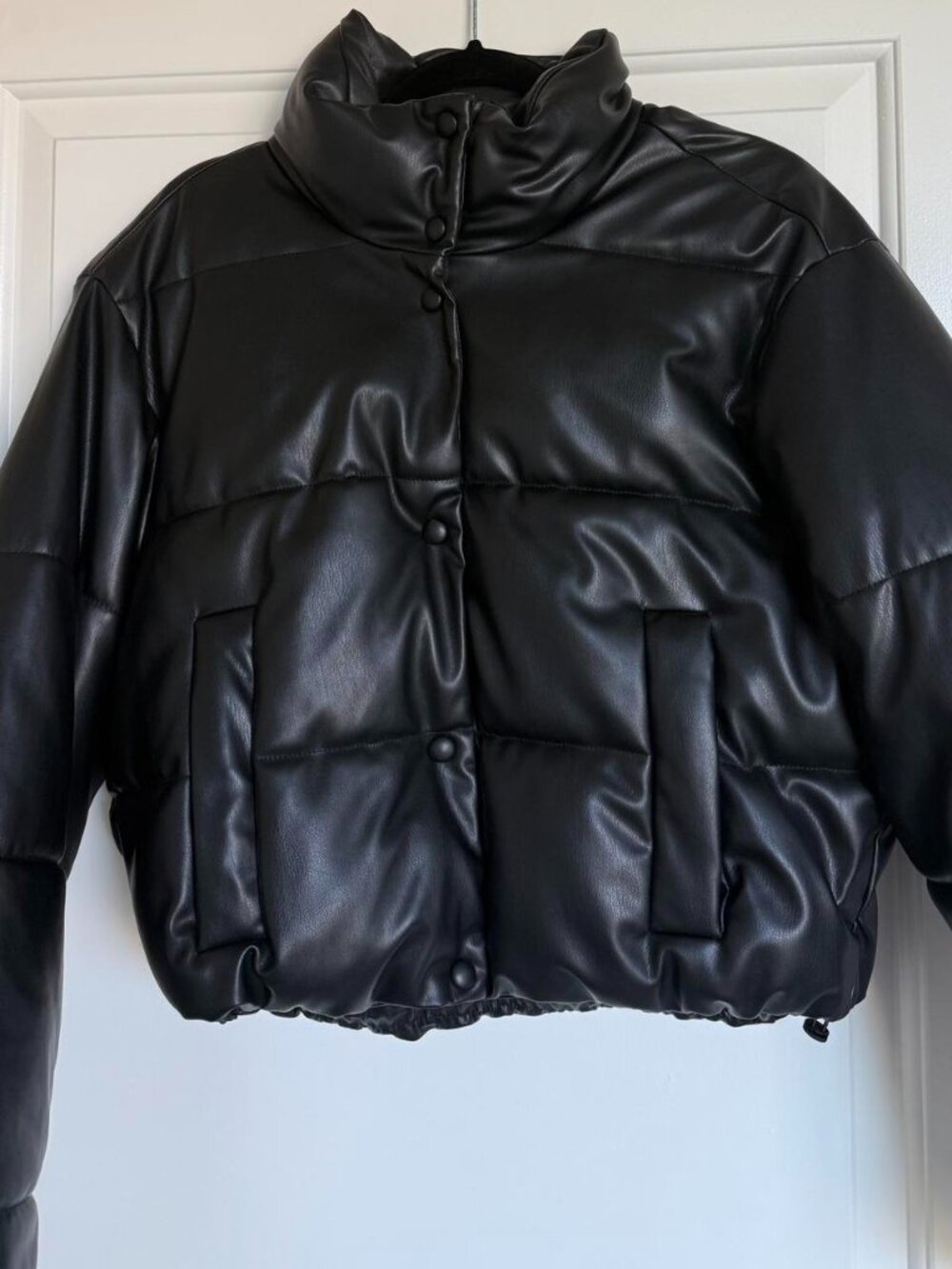 Zara Women's Black Puffer Jacket